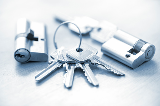 Keys, padlocks and lock cylinders